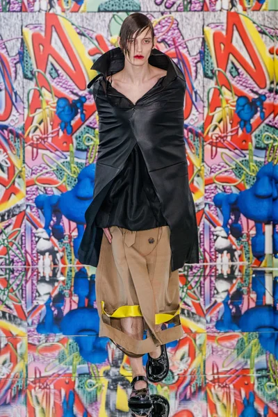 Look 24